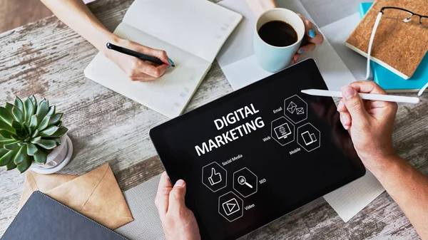 Digitale marketing concept op het scherm. Bedrijfs- en internetconcept. — Stockfoto