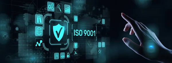 ISO 9001 Normas de control de calidad concepto de tecnología empresarial en pantalla virtual. —  Fotos de Stock