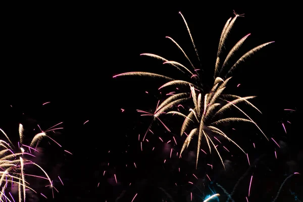 Krásný Ohňostroj Tmavé Večerní Obloze Fireworks Festival — Stock fotografie