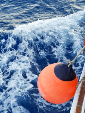 Yattan Kızıl Deniz manzarası.