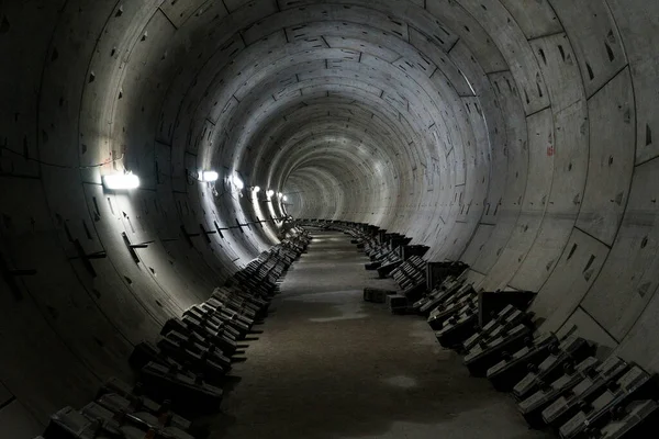 Ronde Ondergrondse Kronkelende Metro Tunnel Gaat Verte — Stockfoto
