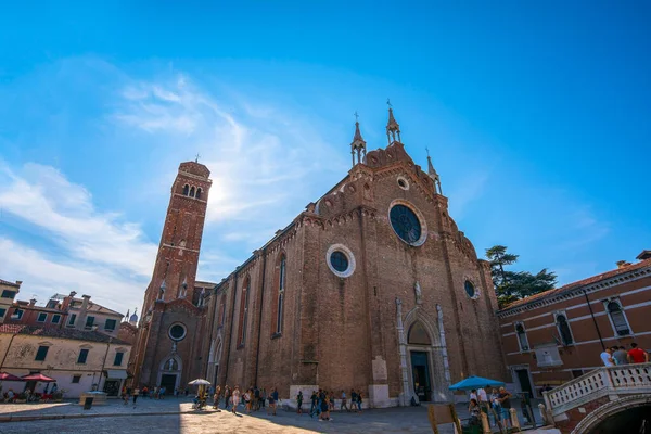 Bazilika di Santa Maria Gloriosa dei Frari. Venedik. İtalya.