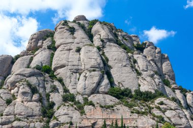 Montserrat Dağı, güneşli bir günde Katalonya, İspanya