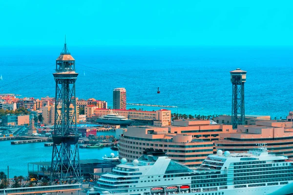 バルセロナ港と赤い小屋 カタルーニャスペイン — ストック写真