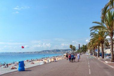 Güzel, Fransa, Eylül 2017. Anglais 'deki gezinti güvertesinin manzarası