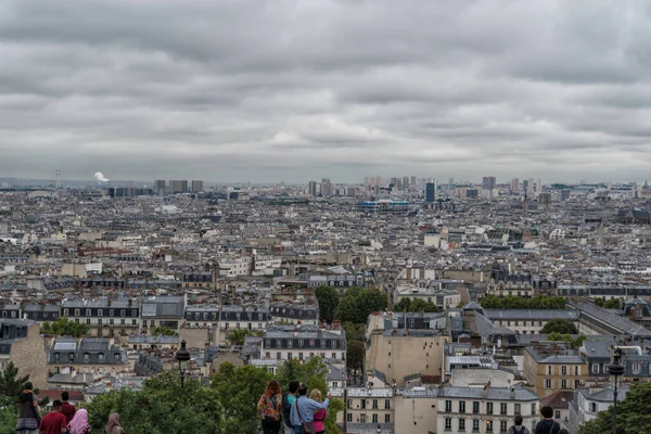 パリのモンマルトルの神聖な山からの眺めは素晴らしいです フランス — ストック写真