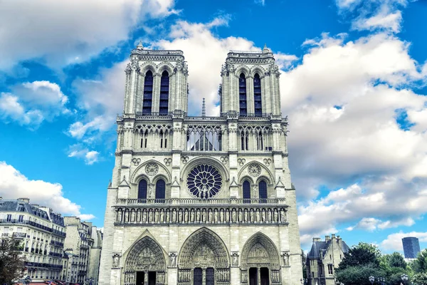 Знаменитый Собор Парижской Богоматери — стоковое фото