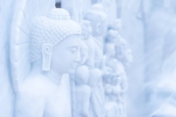 Statua Buddha Bella Pietra Calcarea Bianca Adorare Secondo Fede — Foto Stock