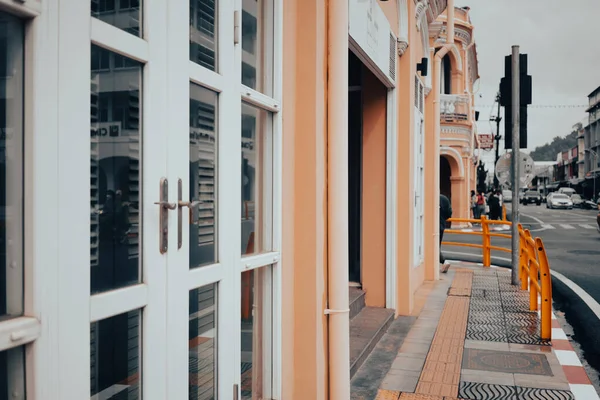 Una Pasarela Ciudad Donde Jardín Hermoso Tranquilo —  Fotos de Stock