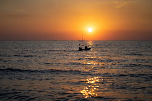 Sea Beach Evening Sun Goes — Stock Photo, Image