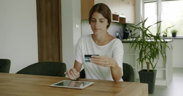 Young Woman Shopping Home Credit Card Woman Her 20S Sitting — Video