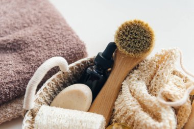 Cilt bakımı ve güzellik rutin ürünleri doğal renkler ve malzemeler, sıfır atık kavramı