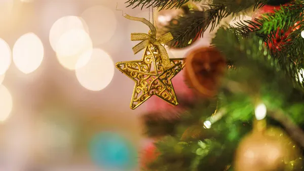 Boże Narodzenie Domu Pokój Choinką Prezenty Świąteczne Oświetlenie Bokeh Tle — Zdjęcie stockowe