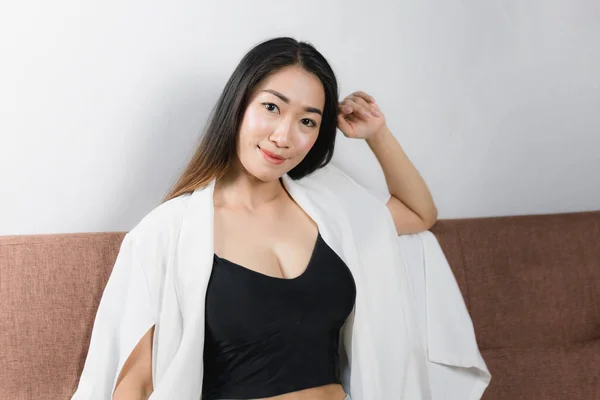 Sexy Asian Women Sitting Sofa Show Chest Home — Stock Photo, Image