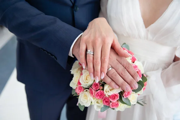 Ślub Pary Rąk Obrączki — Zdjęcie stockowe
