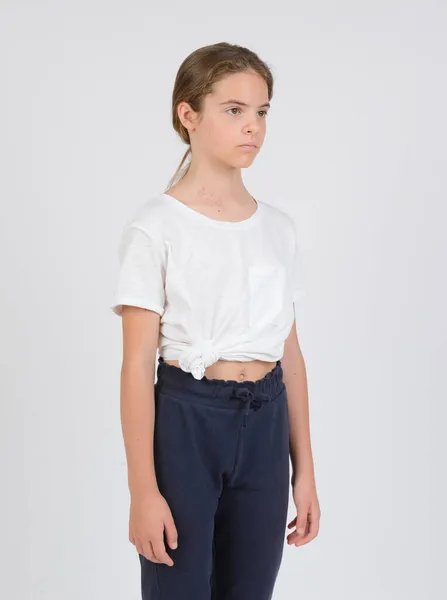 Modelo Muestras Cintura Alto Retrato Chica Blanca Adolescente Pantalones Oscuros — Foto de Stock