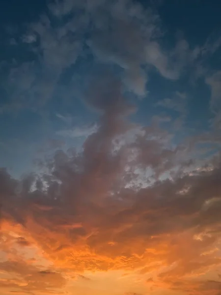 Beautiful Sunset Sky Colorful Orange Clouds Horizon Vertical Celestial Background — стоковое фото