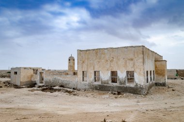 Katar, Al Ruwais 'deki antik bir balıkçı köyünün kalıntıları.