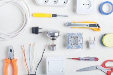 Çalışma araçları ve parçaları. Elektriksel nesneler