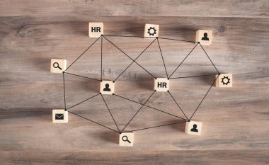 İş simgeli ahşap küpler. Merhaba. Bağlantı. Sosyal Medya