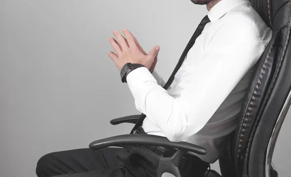 Homem Negócios Caucasiano Sentado Cadeira Escritório — Fotografia de Stock