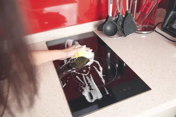 Woman Washing Modern Electric Stove Kitchen — Stock Photo, Image