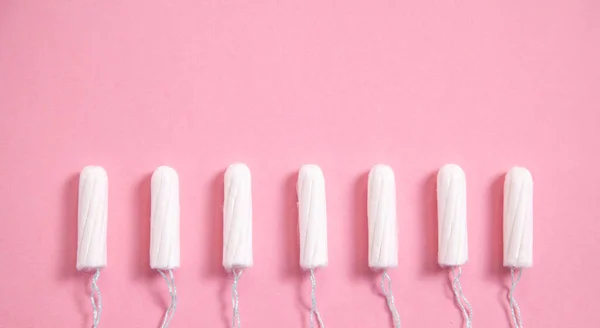 Menstruációs Tampon Rózsaszín Alapon — Stock Fotó