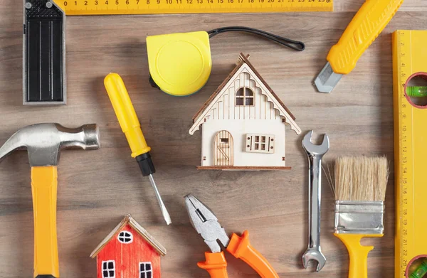 Work Tools Wooden House Model — Stock Photo, Image