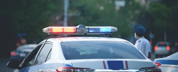 Rot Und Blaulichtblinker Polizeiauto Der Stadt — Stockfoto
