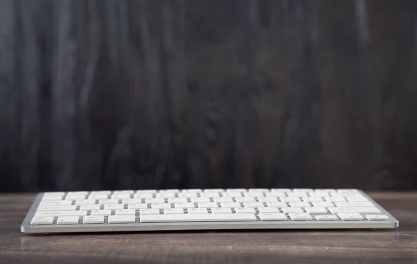 Біла Комп Ютерна Клавіатура Дерев Яному Столі — стокове фото