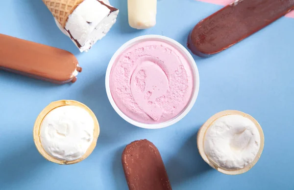 Ice Cream Strawberry Vanilla Chocolate — Stock Photo, Image