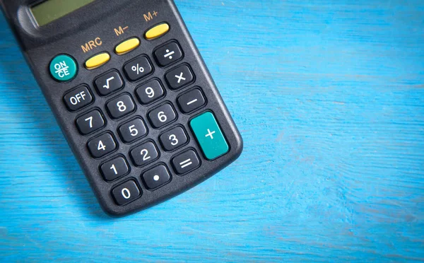Kalkulator Niebieskim Tle — Zdjęcie stockowe