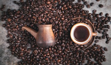  Kahve fincanı ve kahve fincanı..