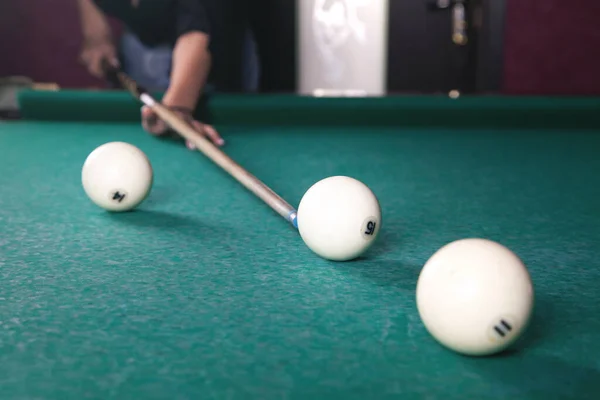 Caucasian Young Girl Playing Billiards — Stock Photo, Image