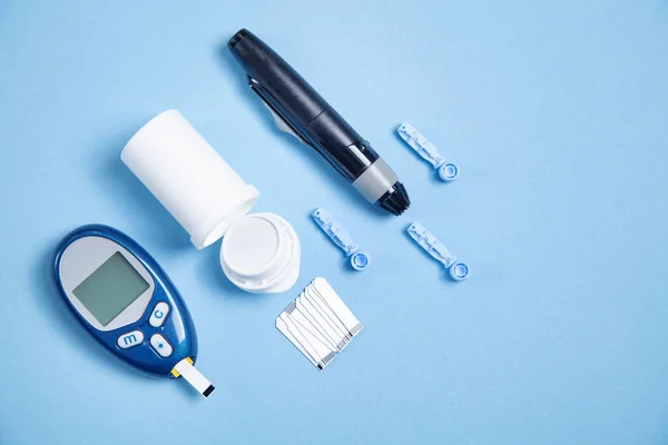 Glucometer Con Tiras Ensayo Otros Objetos Dispositivos Para Medir Glucosa —  Fotos de Stock