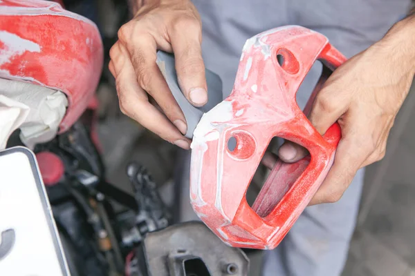 Preparation Painting Motorcycle Hand Sandpaper — Stock Photo, Image