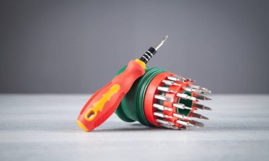 Tornavida için farklı boyutlarda bir dizi nozül..