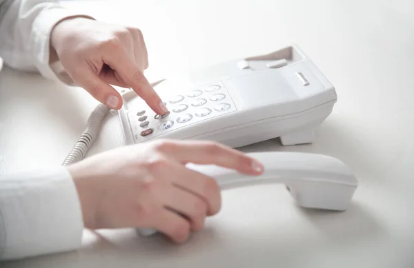 Menina Negócios Ligando Telefone Escritório — Fotografia de Stock