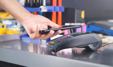 Alımların parasını ödeyen müşteri akıllı telefondan ulaşamıyor..