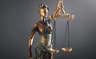  Adalet Anıtı. Hukuk ve Hukuk 