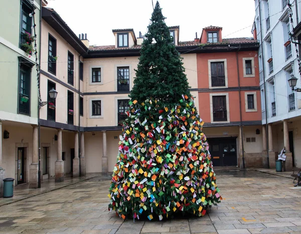Oviedo Hiszpania Styczeń 2022 Drzewo Życzeń Placu Plaza Del Fontan — Zdjęcie stockowe