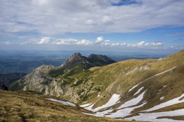 Giewont tepesinin silueti. Batı Tatras.