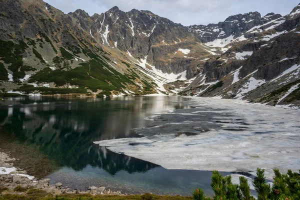 Black Pond Gasienicowy Deki Harika Bahar Manzarası Yüksek Tatras — Stok fotoğraf