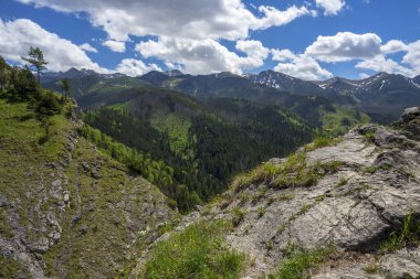 Burun zirvesinden Tatra Dağları 'nın güzel manzarası.