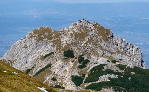 Giewont ポーランドタトラ山脈で最も人気のあるピークの1つ — ストック写真