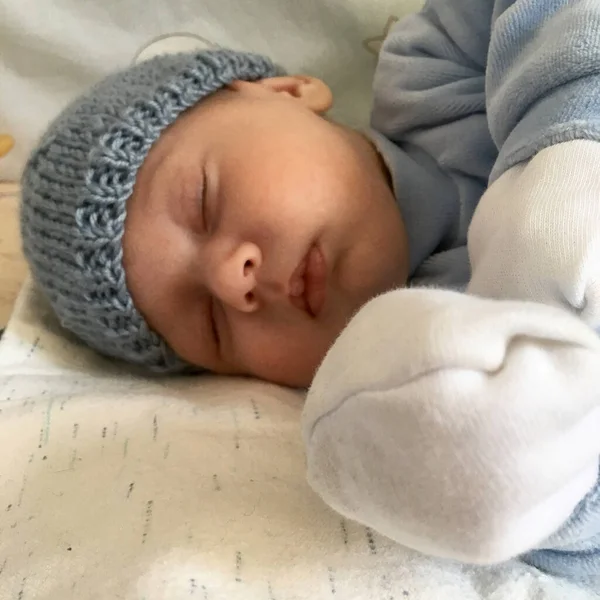 Beautiful Sleeping Baby Boy Child Hat Posing Photographer Color Photo — Stock Photo, Image