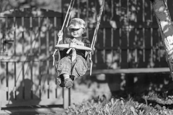 Gyönyörű Kisfiú Gyermek Arc Pózol Fotós Színes Fotó Káder Álló — Stock Fotó