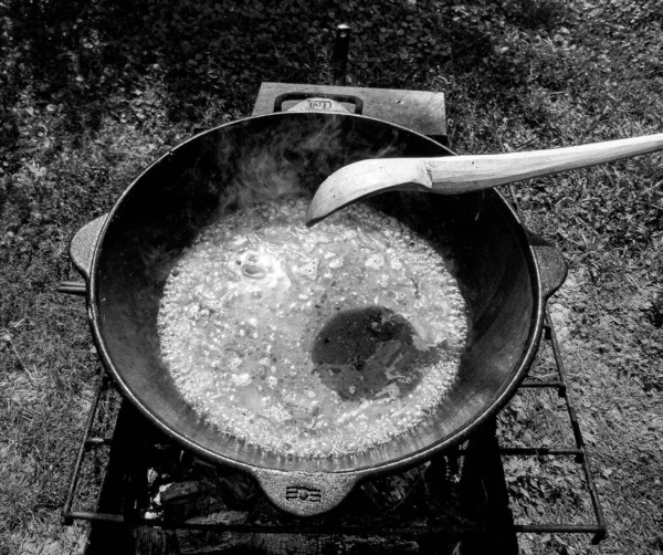 Fotografie Naar Thema Mooie Smakelijke Rijst Gegrilde Pelaf Pot Klaar — Stockfoto