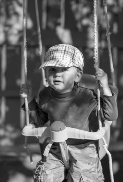 Gyönyörű Kisfiú Gyermek Arc Pózol Fotós Színes Fotó Káder Álló — Stock Fotó