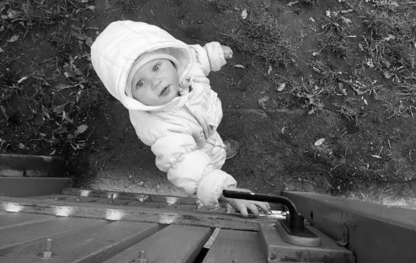 Hermoso Bebé Niño Con Cara Niño Posando Fotógrafo Para Foto — Foto de Stock